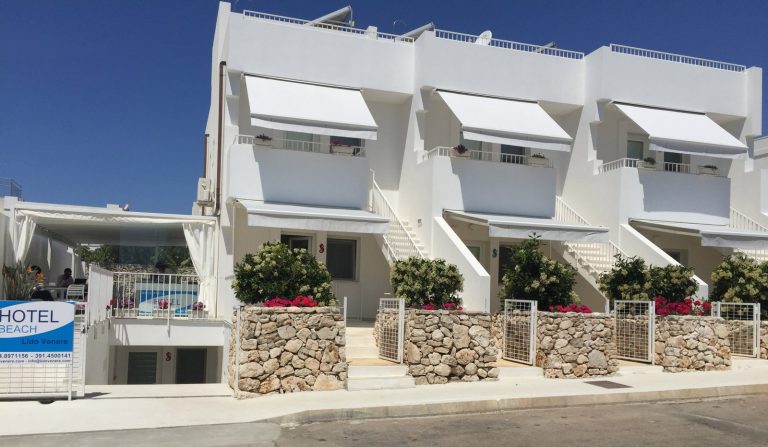Fronte hotel Beach_tag
